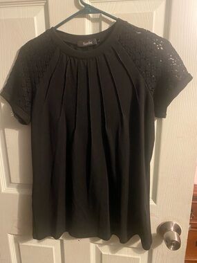 Black Short Sleeve Lace-Yoke Pleated Tee